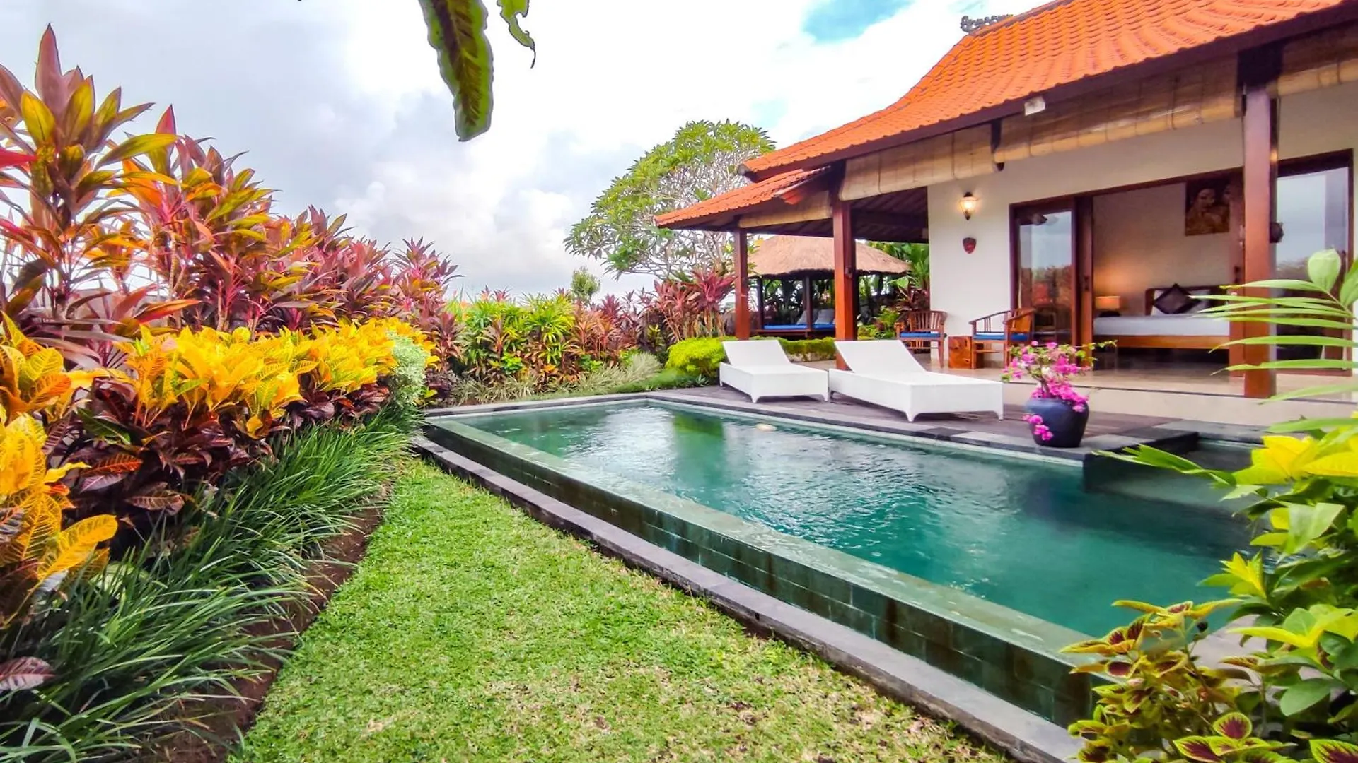 Villa Maya Ubud, Peaceful Rice Field View Indonesia